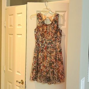 Dress size 6. Jessica Simpson, chiffon, lined backless. Red, green, cream multi